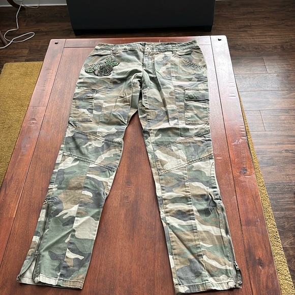 INC - international conception cargo pants - Picture 4 of 16